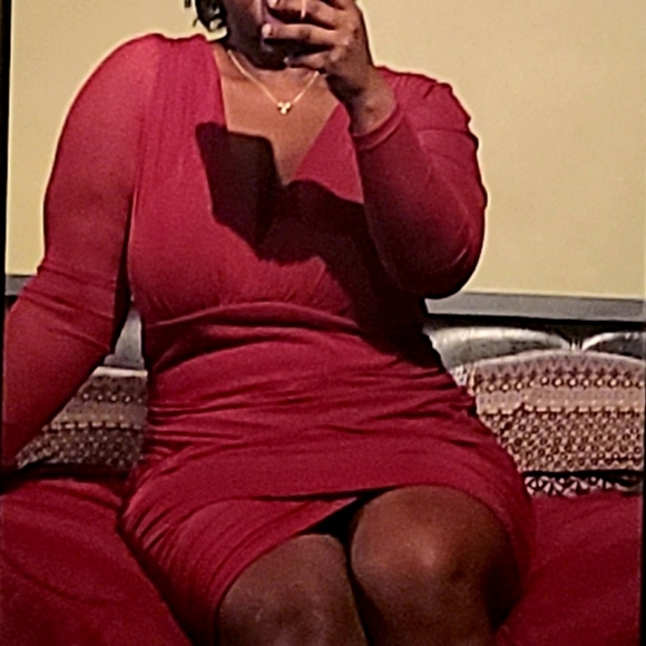 Red mini dress - Picture 2 of 3